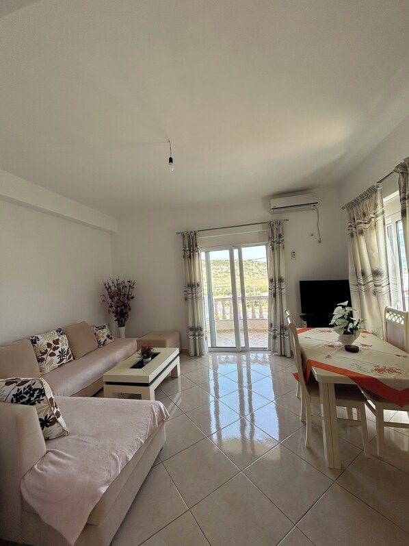 Apartment, 1 Bedroom | Living room