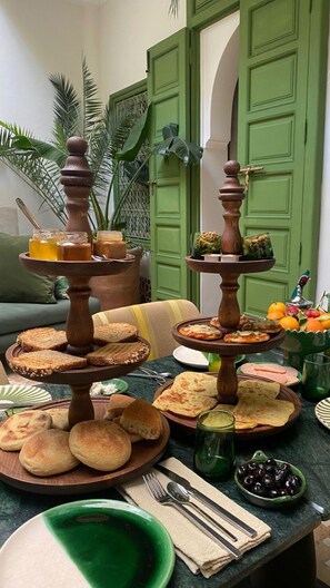 Free daily full breakfast  - Riad Dar Adal (Marrakech)