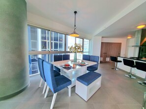 Dining - Luxurious place at Yacht Club Tower, 2 BDR, great views. on Av. Balboa (PANAMA CITY - AVENIDA BALBOA)