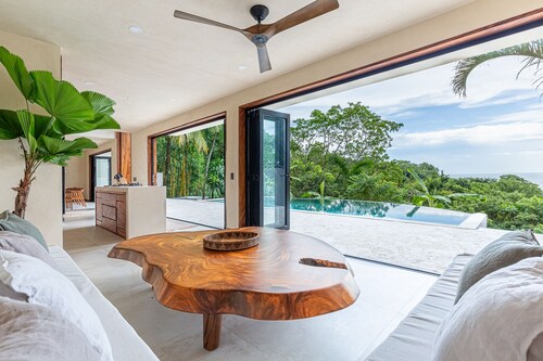 Open up for the Ocean View! Equipped, AC, Wi-Fi