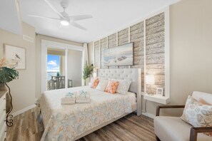 3 bedrooms, individually decorated, individually furnished, free WiFi - Grand Panama 1-609 - Shiplap Shores (Panama City Beach)