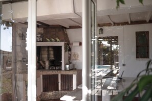 Outdoor dining - 2 Bedroom Traditional Apartment, Garden View (Assofora)