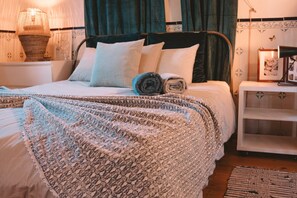 Unclassified image, 5 of 31, button