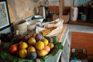 Food and drink - Romantic Cottage on the Atlantic (Assofora)