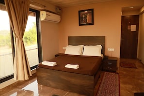 Deluxe Double Room | Free WiFi - Rio Forest Resort (Karjat)
