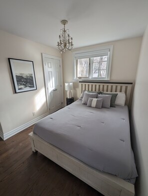4 bedrooms, WiFi, bed sheets