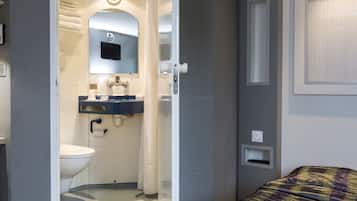 Chambre 1 à 2 personnes | 1 quarto, escrivaninha, Wi-Fi de cortesia, roupa de cama