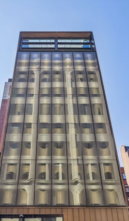 Fachada del alojamiento. Meco Hotel - Hostel