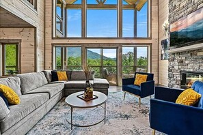 Tv, eldstad och bordsfotboll