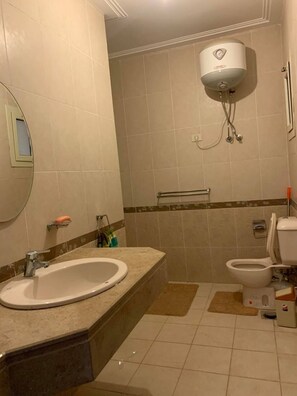 Towels, soap, shampoo, toilet paper