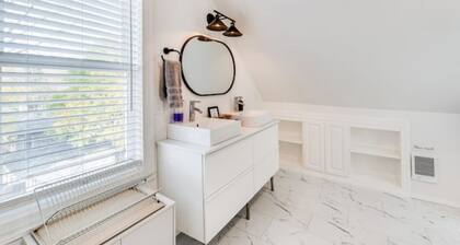 The Third Floor A-Frame with King Bed