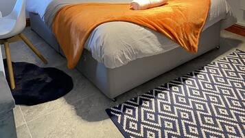 1 bedroom, in-room safe, desk, WiFi