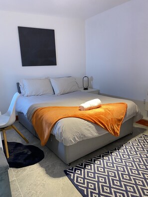 1 Schlafzimmer, Zimmersafe, Schreibtisch, WLAN