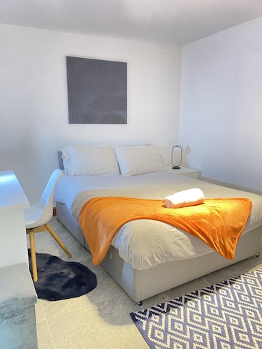 Cozy Horizon WorkStay in the Heart of the City!