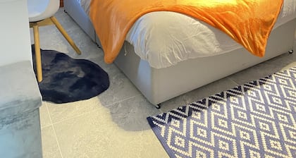 Cozy Horizon WorkStay in the Heart of the City!