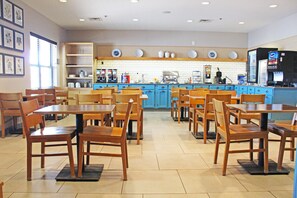 包含每日自助早餐