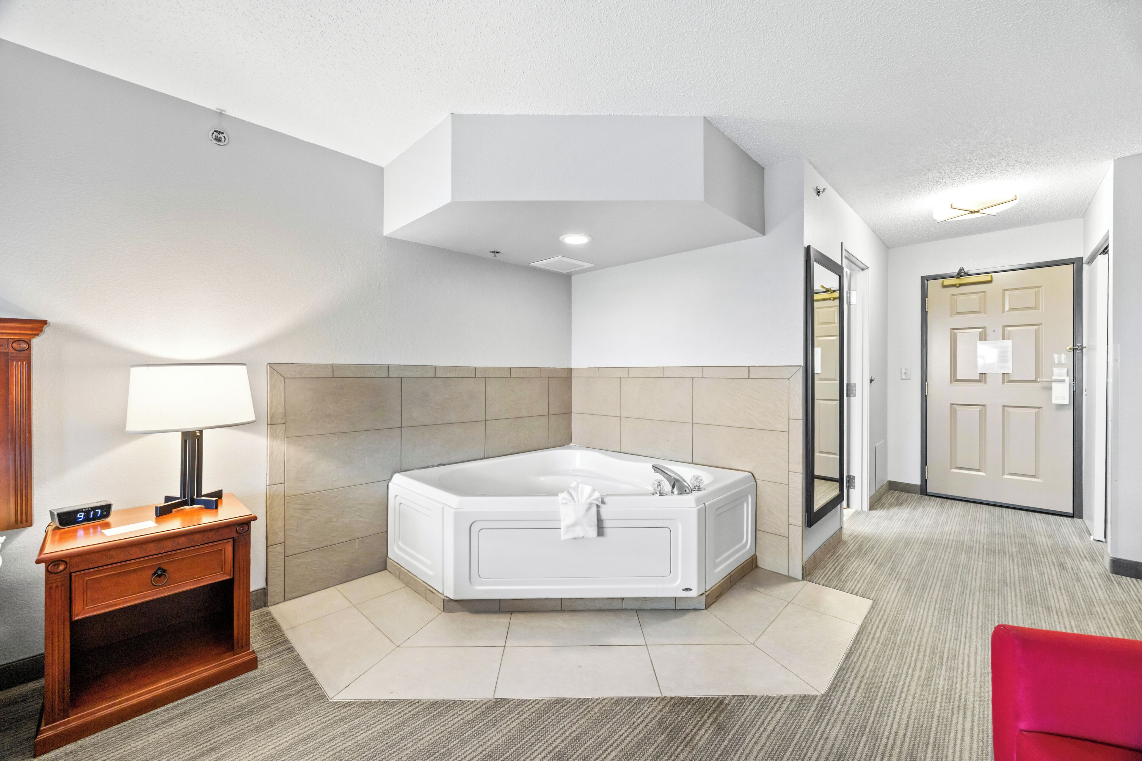 Quarto solteiro romântico, 1 cama King | Lençóis italianos Frette, roupas de cama premium