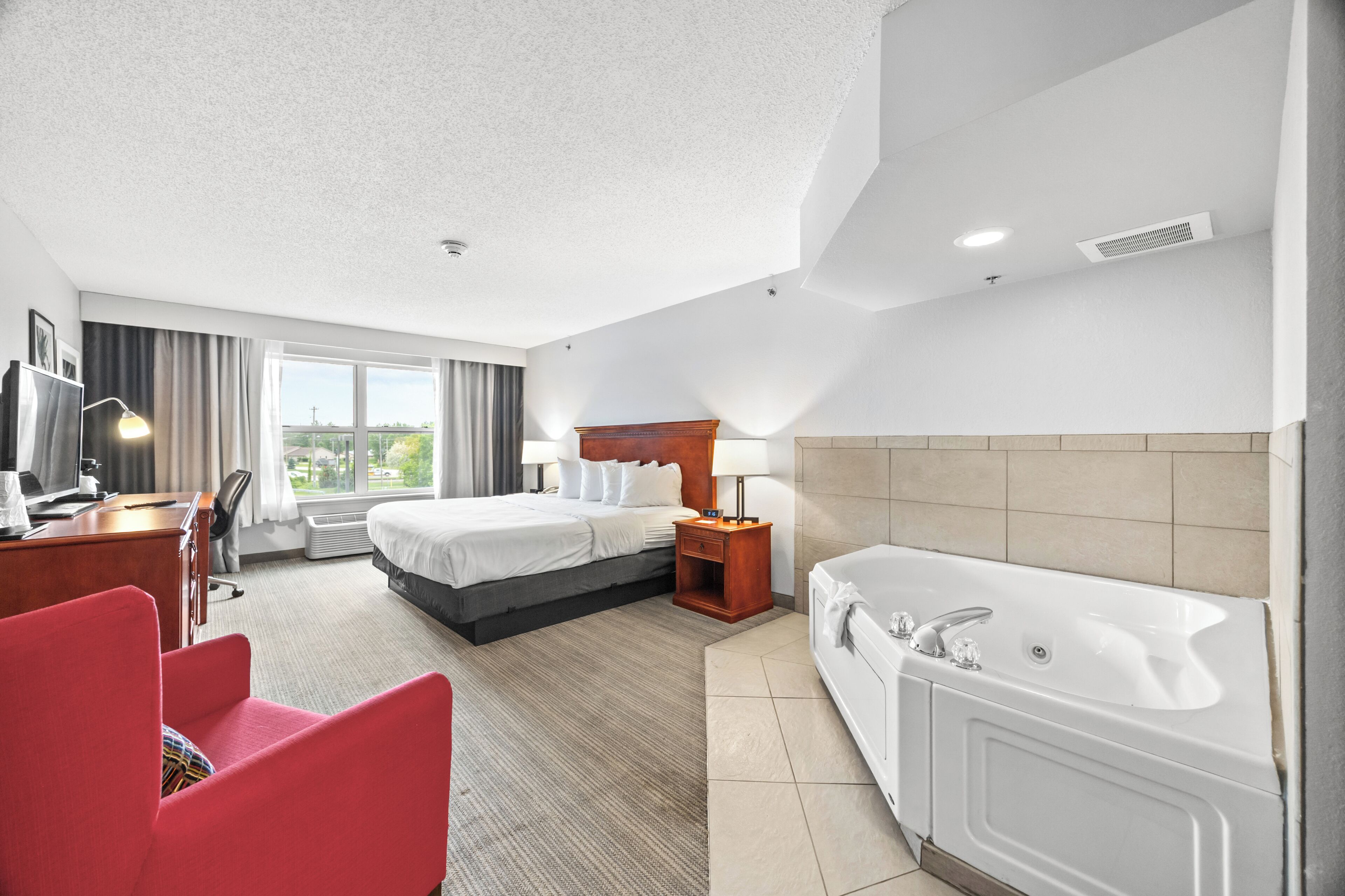 Romantic Room, 1 King Bed | Frette Italian sheets, premium bedding, pillowtop beds, desk