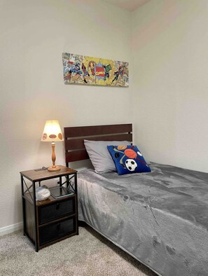 3 Schlafzimmer, Schreibtisch, Bügeleisen/Bügelbrett, kostenloses WLAN