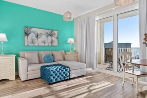 Smart-TV, DVD-spiller og stereoanlegg