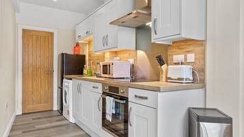 Fridge, oven, dishwasher, toaster