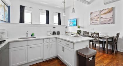 Spacious apt-Near Penn Station 1 min to Prudential