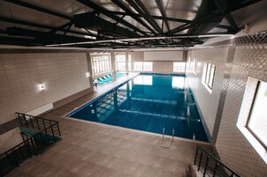Una piscina techada