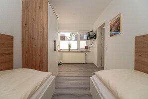 2 Schlafzimmer, Reisekinderbett, kostenloses WLAN