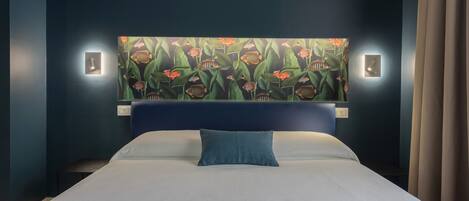 1 bedroom, premium bedding, down comforters, memory foam beds