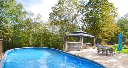 PERFECT RETREAT Pvt, Hot Tub, 2 Fireplaces, Outdoor Kitchen, Heated Pool