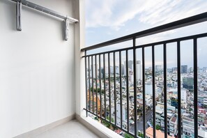 2 Bedroom Apartment with Balony | Terraza o patio