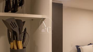 Business Studio | Free WiFi