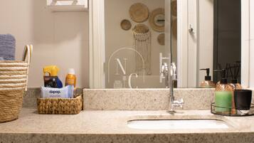 Apartment | Bathroom