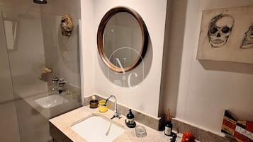 Studiolejlighed | Badeværelse | Gratis toiletartikler