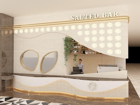 Cafe. Garden Hotel
