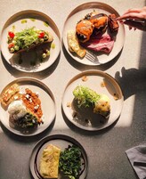 Se ofrece un desayuno bufé todos los días (por un coste adicional)
