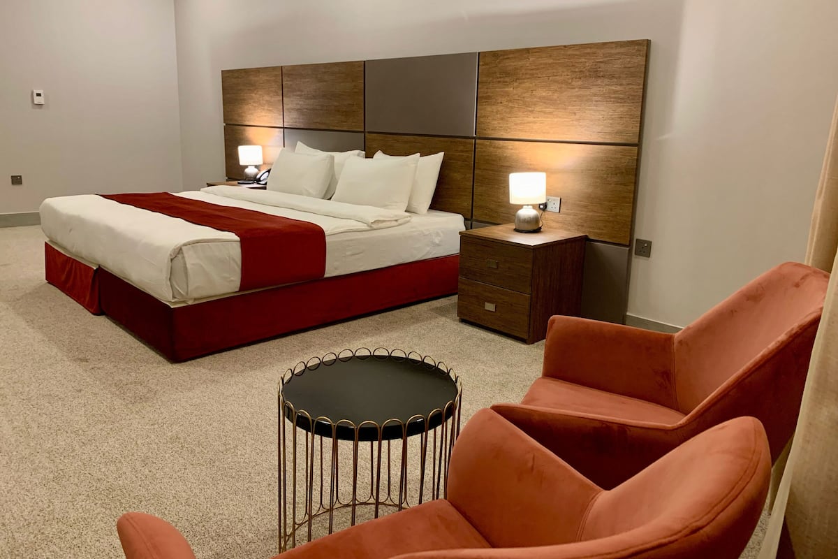 Luxury-Zimmer | Laptopgeeigneter Arbeitsplatz, schallisolierte Zimmer, kostenloses WLAN