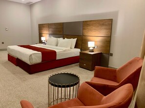 Luxury Room | Laptop workspace, soundproofing, free WiFi - Garden Hotel (Jabriya)