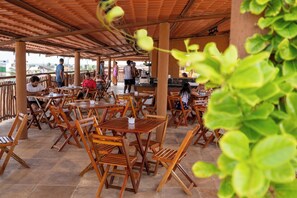 包每日自助早餐