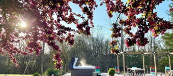 Weekend getaway with Hot Tub, pet friendly. 30 mins from Columbus.