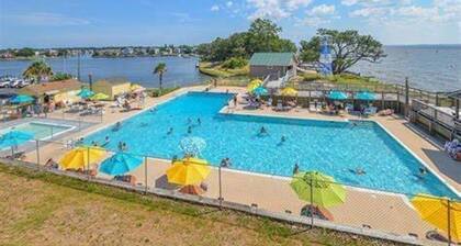 Sail Cove - Charming Colington Cottage - Pet Friendly- Community Pool!!
