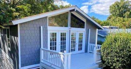 Sail Cove - Charming Colington Cottage - Pet Friendly- Community Pool!!