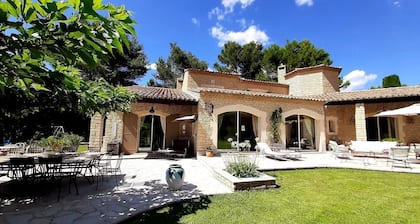 MAS TRESOR DES BAUX DE PROVENCE