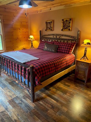 2 bedrooms, iron/ironing board, WiFi, bed sheets - Adirondack Home between Tupper Lake and Cranberry Lake (Childwold)