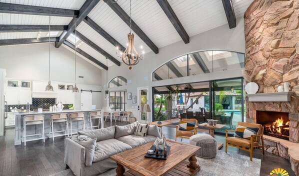 Smart TV, fireplace, ping pong