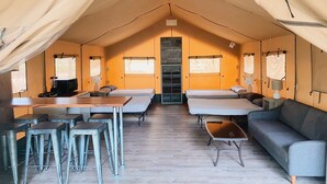 Living area - Sons Rio Cibolo Safari Cabin 1 (Marion)