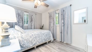 3 habitaciones, escritorio, tabla de planchar con plancha y wifi gratis