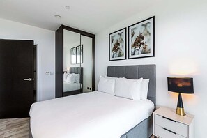 Apartment | 2 bedrooms, free WiFi - Modern Sky-High Flat In North Acton (London)