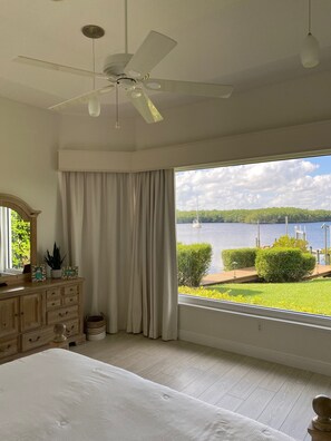 4 bedrooms, iron/ironing board, WiFi, bed sheets - Magnifque Maison Avec vue et Accès Directe à L'eau (Port St. Lucie)