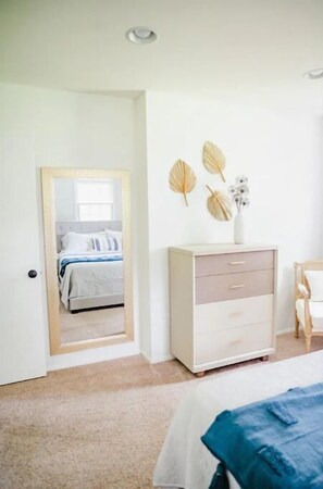 3 bedrooms, iron/ironing board, travel crib, free WiFi